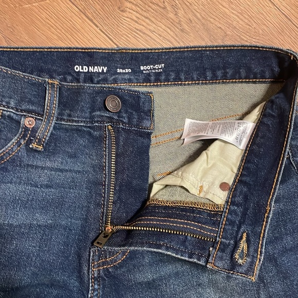 Old Navy Men’s Bootcut Jeans (28x30) - Picture 3 of 4